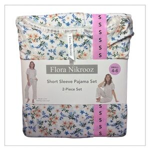 Flora Nikrooz White and Blue Floral Pajama Set Short Sleeve Pockets 😍